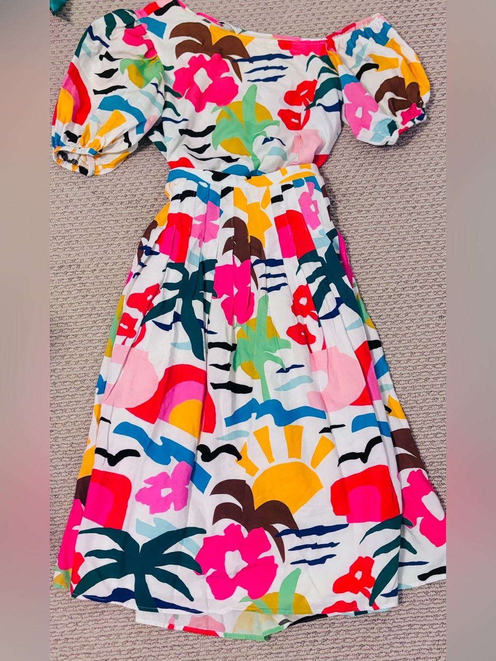CROSBY by Mollie Burch Tropical Print Maxi Dress. Size Medium in mint condition